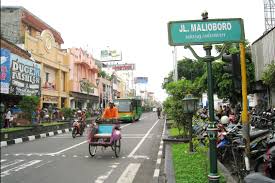Hasil gambar untuk jalan malioboro jogja